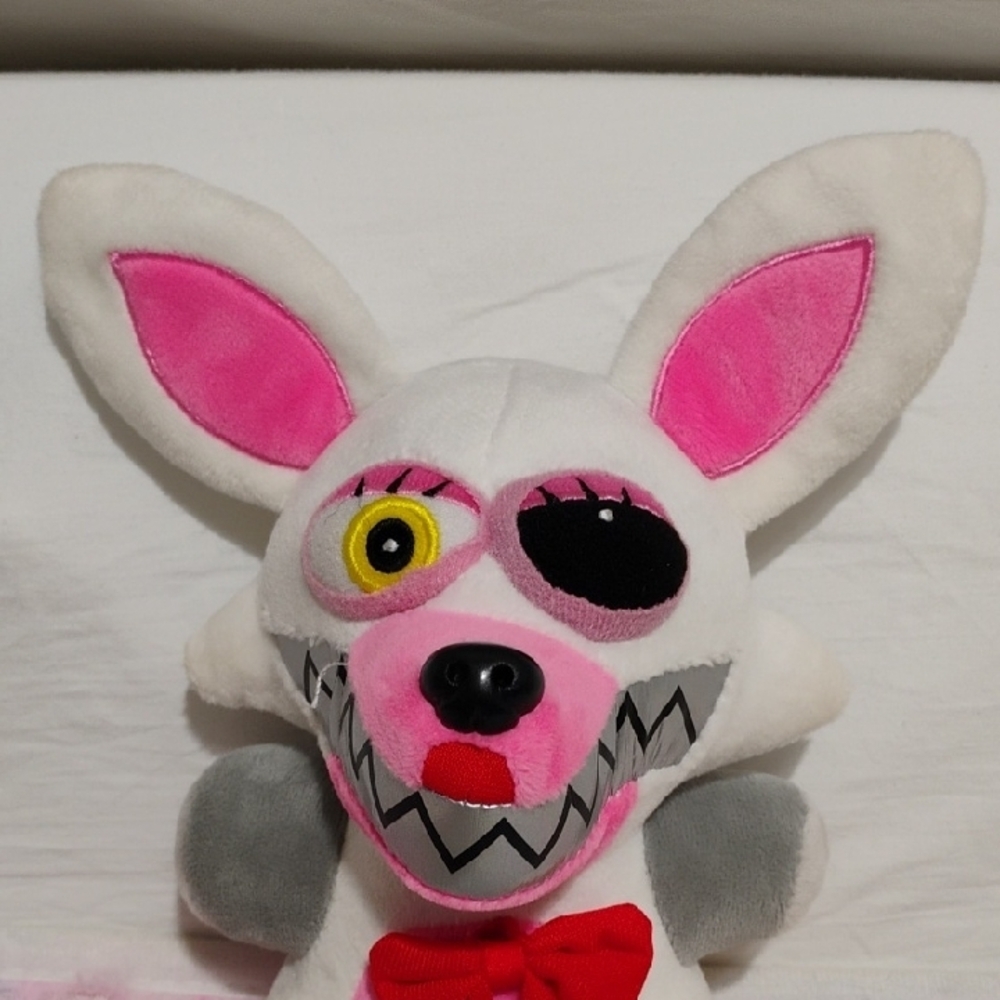 Five Nights At Freddy's Funka Plush 8" Pink & White Plush Toy W Red Bow - Picture 3 of 14